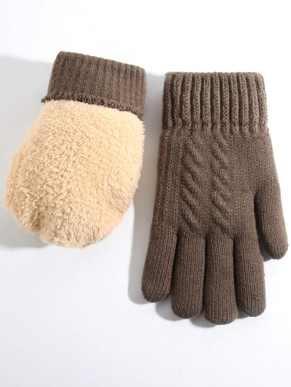 Guantes de punto en caqui