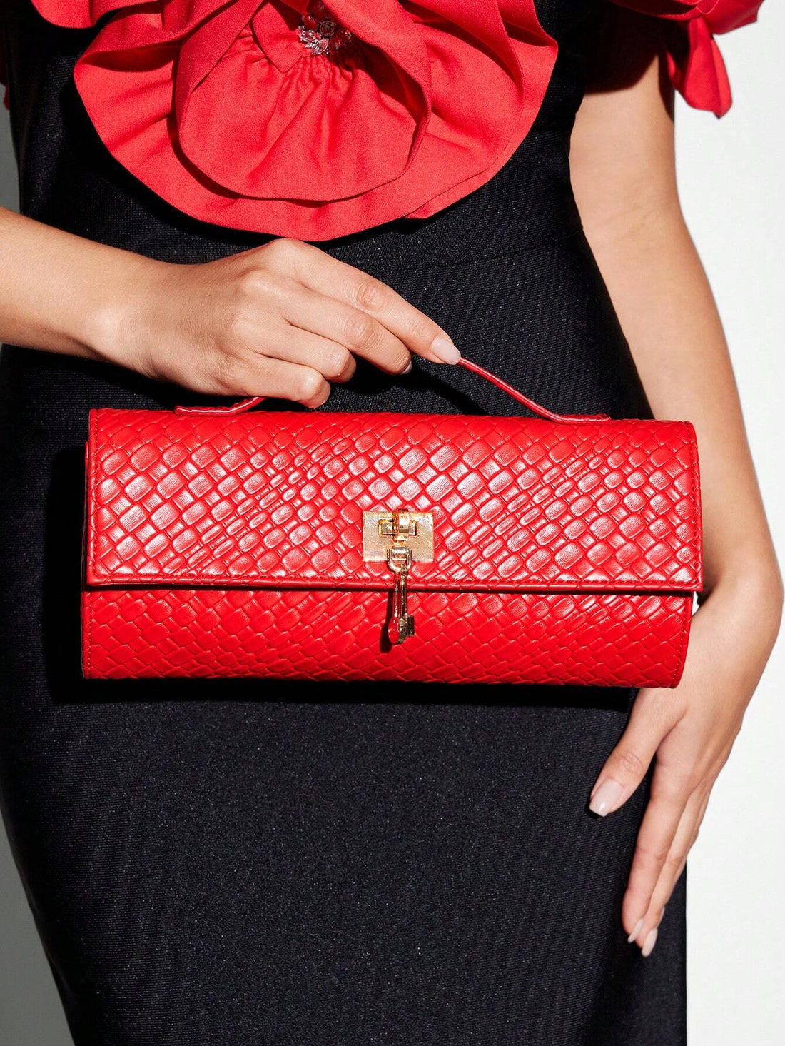Clutch alargado en rojo