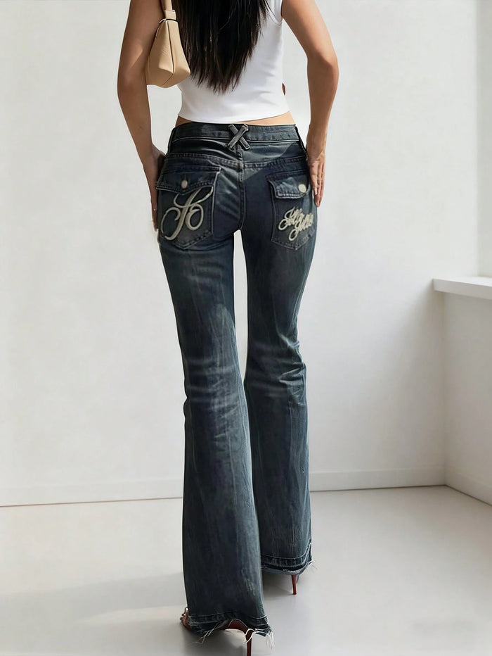 Vaqueros bootcut bordados en azul