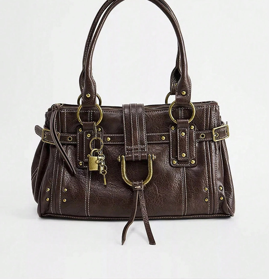 Bolso boston vintage en café