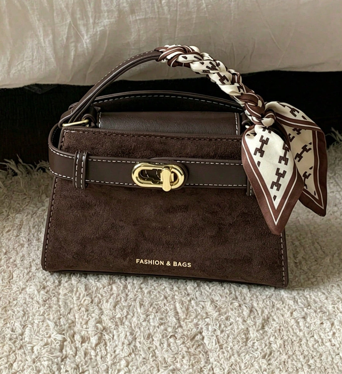 Mini bolso rígido en marrón ante