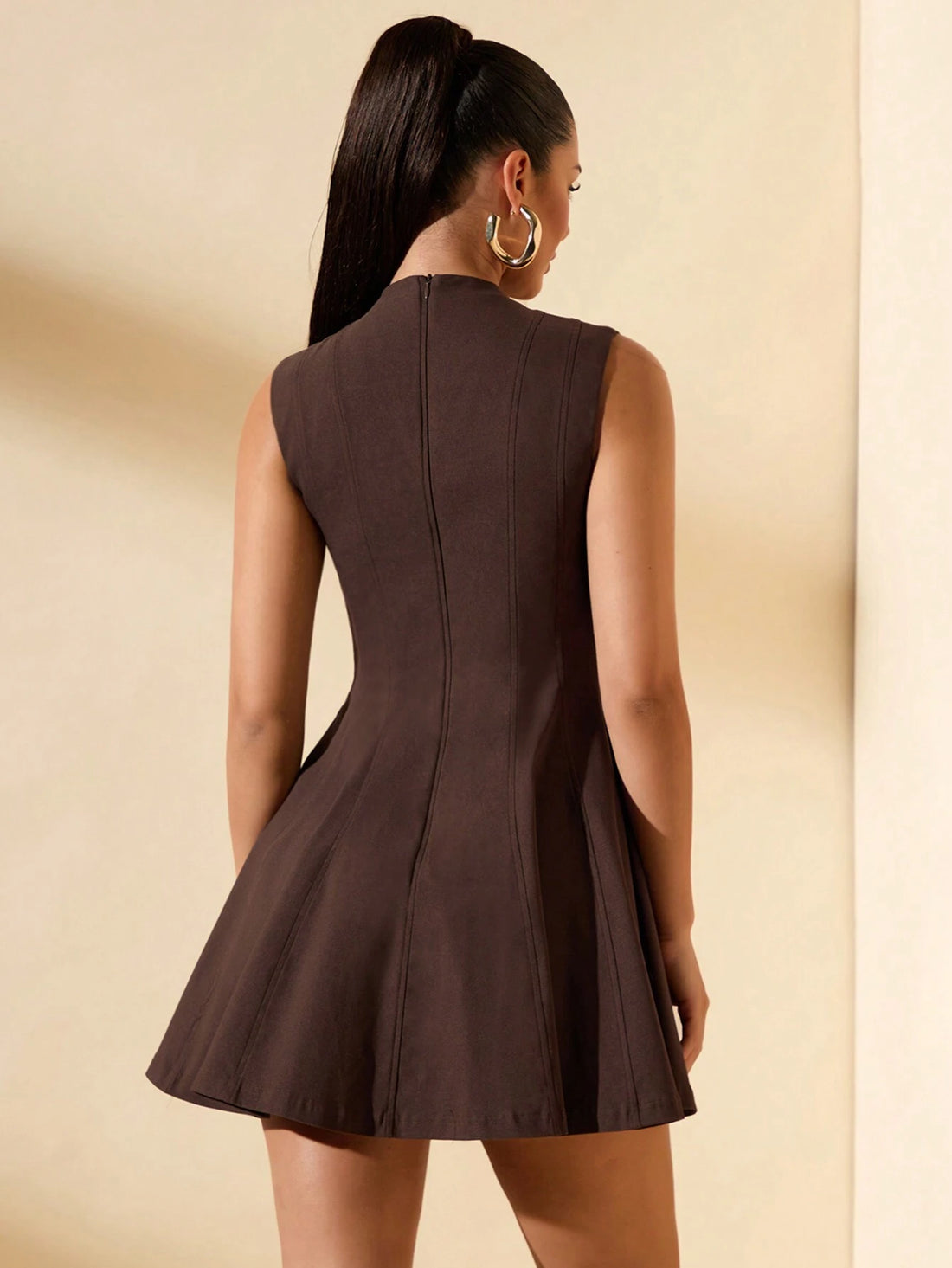 Vestido mini de manga abullonada en marrón, vista 2