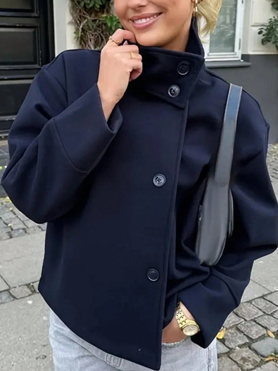 Chaqueta de cuello cisne en azul
