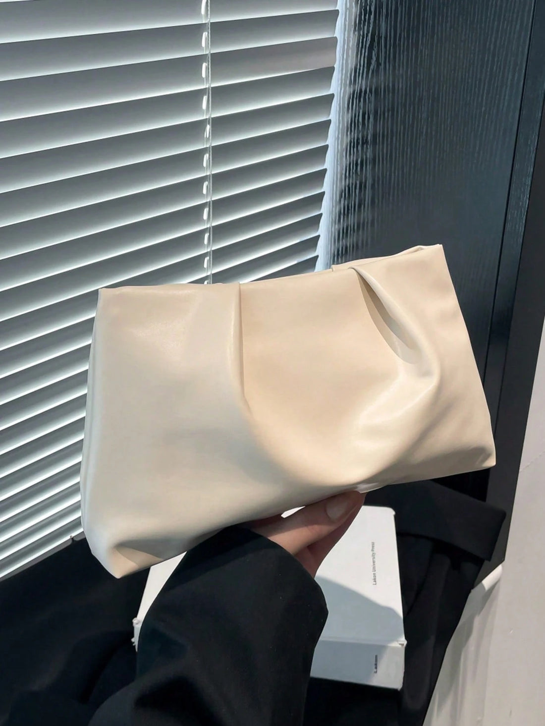 Bolso nube plisado en blanco