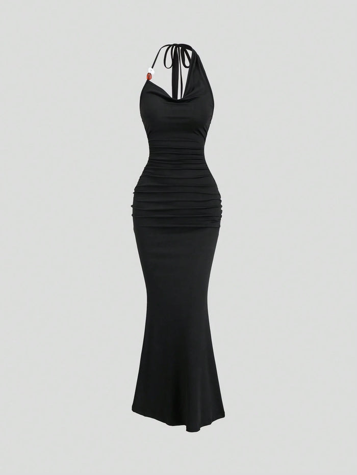 Vestido de sirena halter en negro