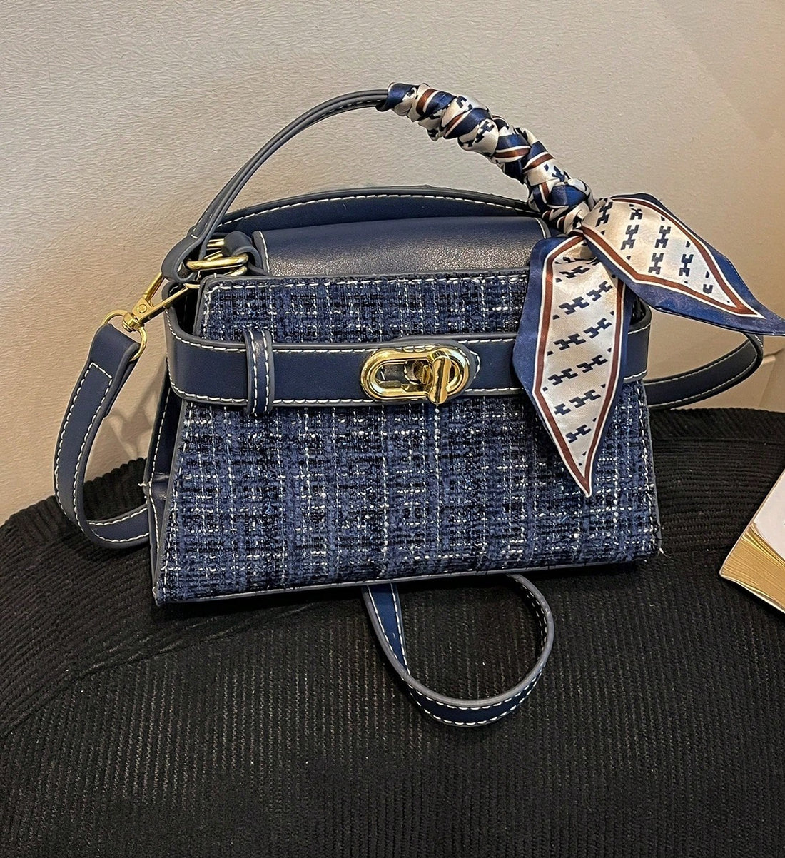 Mini bolso rígido en azul tweed